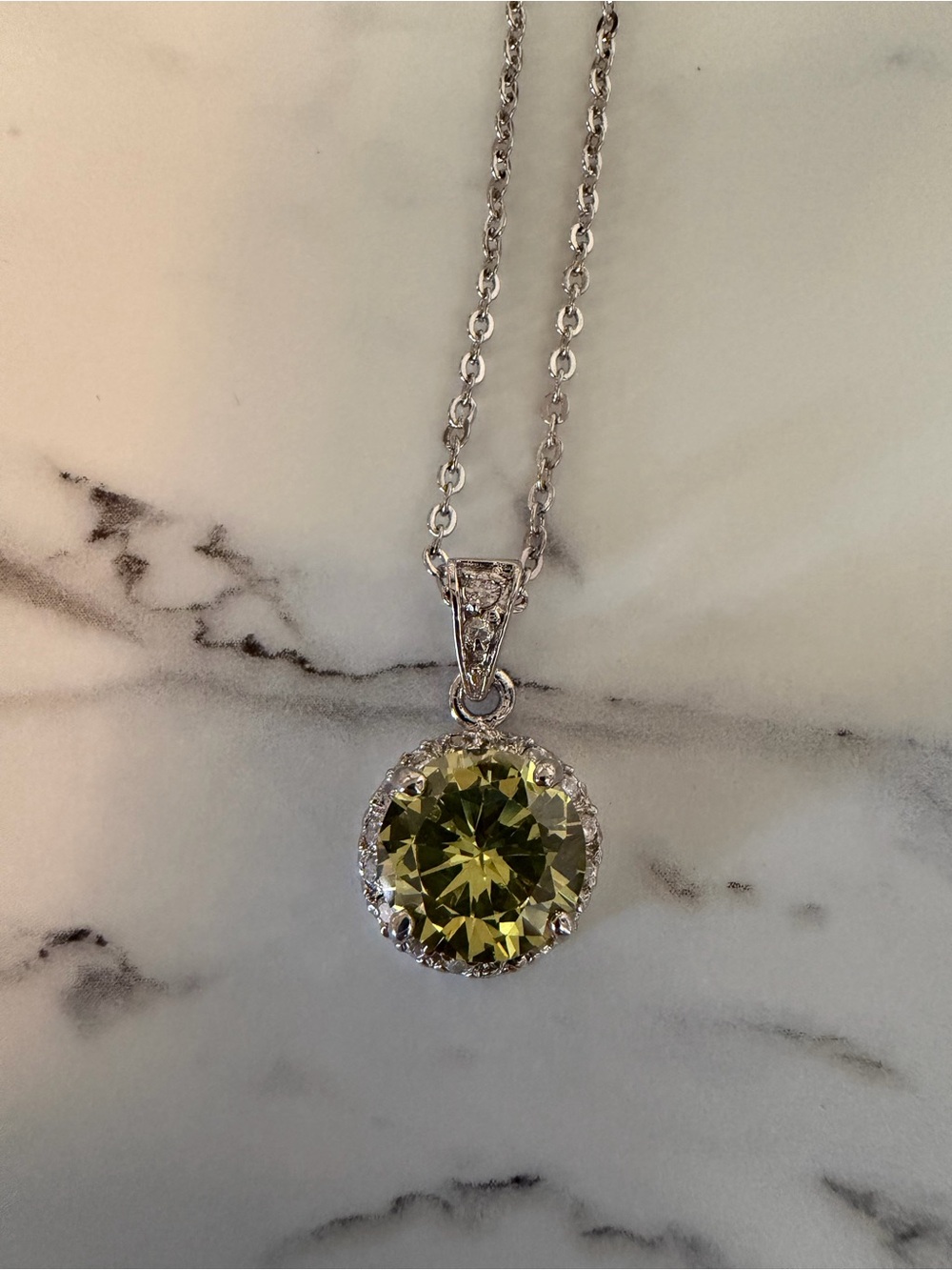 Yellow Green Glass Crystal Halo Pendant Necklace QVC Silver Tone - Picture 7 of 10